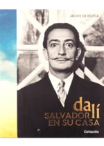 Salvador Dalí en su casa